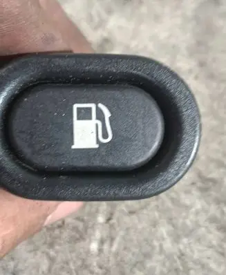 Saab 9-5 Fuel tank opening switch 4617544 161991J