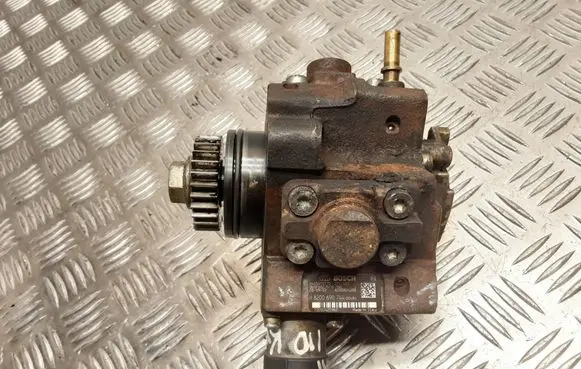 Nissan Qashqai+2 Fuel injection high pressure pump 0445010170