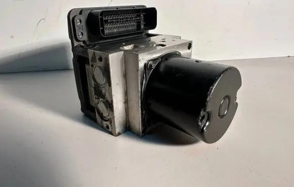 BMW 5 E60 E61 ABS Pump 6783362 6783360