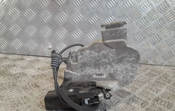 Volvo V70 Front door lock 30632849
