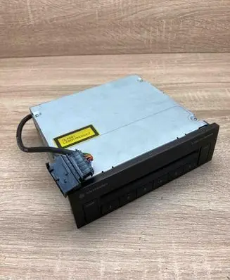 Volkswagen Touran I CD/DVD changer 1T0035110A