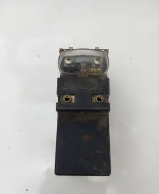 Volkswagen PASSAT B3 Coolant fan relay 357919506A 898719000