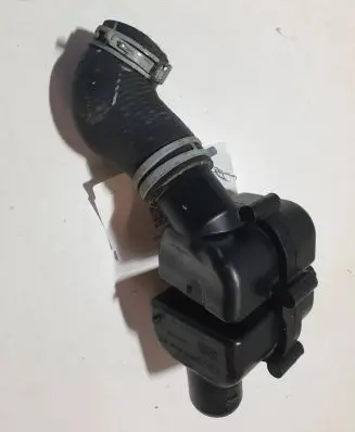 Ford Fusion II Intake resonator DS739P437 122L5