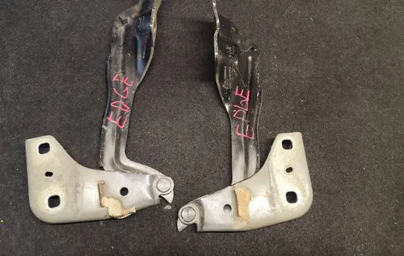 Ford Edge II Engine bonnet/hood hinges FT4BR16801A FT4BR16800A