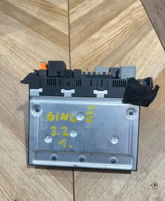 Mercedes-Benz E W211 Fuse module 2115453101