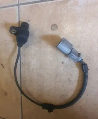 Volkswagen Golf IV Crankshaft position sensor 9805940 321003