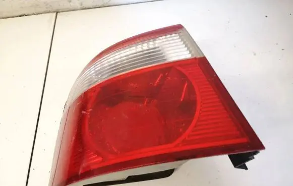 KIA Carens I Rear/tail lights