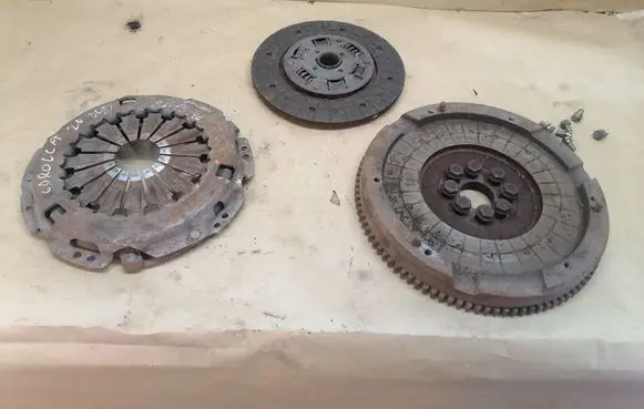 Toyota Corolla Verso E121 Clutch set kit 363 B2210 AISIN