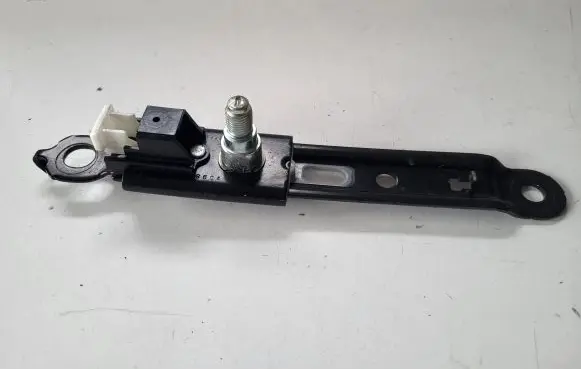 Toyota Auris E180 Seat belt height adjuster 