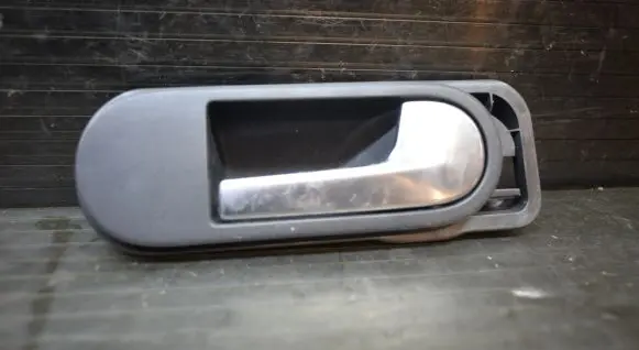 Volkswagen Golf Plus Front door interior handle 5M0837198