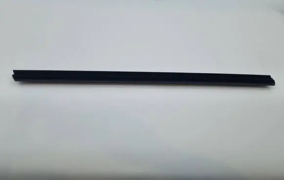 Jeep Grand Cherokee WL Rubber seal front door window/glass 68375994