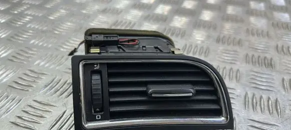 Skoda Superb B6 (3T) Dashboard side air vent grill/cover trim 3T0819702