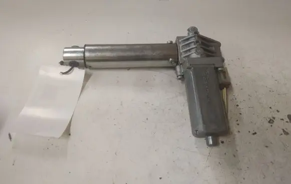 BMW 5 E60 E61 Seat adjustment motor 0390203234 8821087