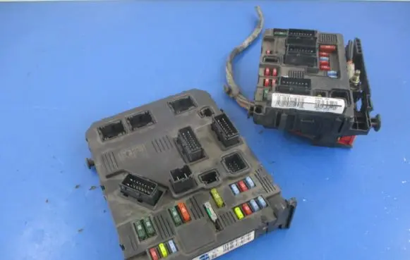 Citroen Berlingo Fuse box set 9650618580