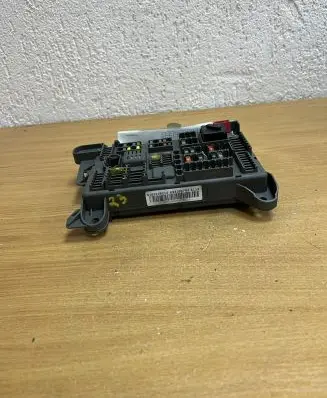 BMW X6 E71 Fuse module 518954021A 023