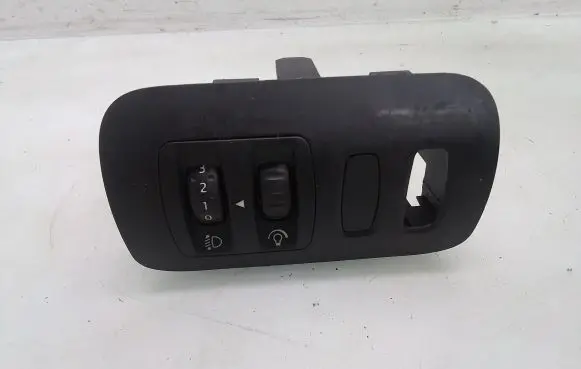 Renault Megane II Headlight level height control switch 8200095495B