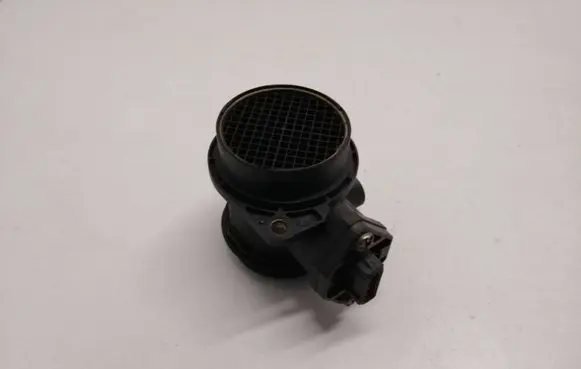 Volkswagen PASSAT B5 Mass air flow meter 058133471A 0280217112