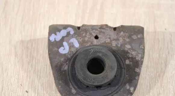 Hyundai Santa Fe ABS pump bracket 