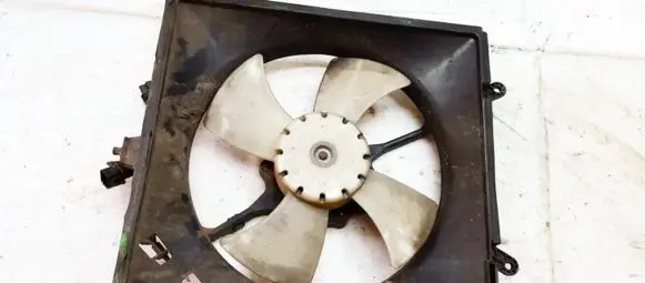 Mitsubishi Carisma Radiator cooling fan shroud