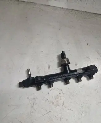 Citroen C5 Fuel main line pipe 9674300080