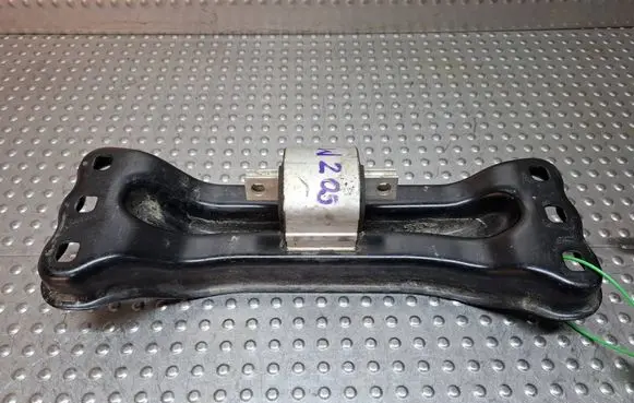 Mercedes-Benz E W213 Gearbox mounting bracket S27705007 A2052420901 A2132406100