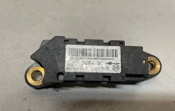 Mercedes-Benz C W203 Airbag deployment crash/impact sensor 0018209126