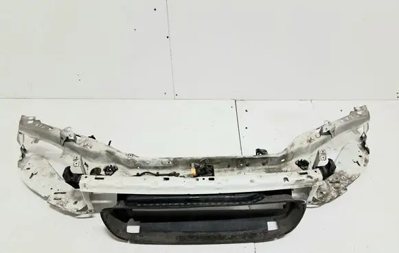 Volvo V50 Radiator support slam panel 