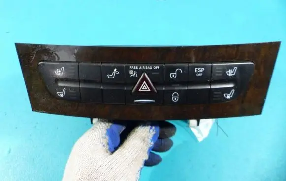 Mercedes-Benz CLS C219 Hazard light switch A2196800752 IMPRK950270