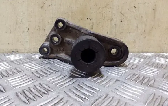 KIA Sportage Engine mounting bracket 218233W050 218232Y600