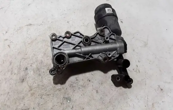 Mercedes-Benz CLA C117 X117 W117 Oil filter mounting bracket A6511800565