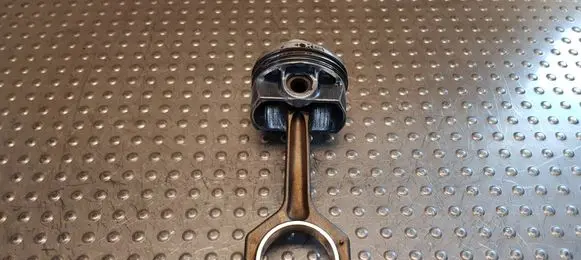 BMW 1 F20 F21 Piston with connecting rod 8606461 7846593 N20B20B