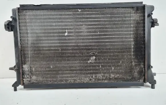 Volkswagen Caddy Radiator set 1K0121251P 1K0121207T