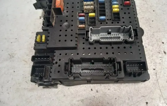 Volvo V70 Fuse box set 28017881 30728512