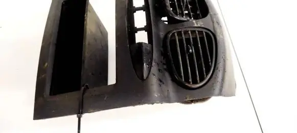 Hyundai Santa Fe Dash center air vent grill