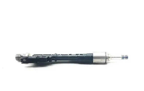 BMW 7 G11 G12 Fuel injector 13647639994