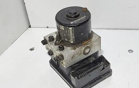 Volkswagen Golf IV ABS Pump 1J0614517J 1C0907379M