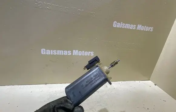 Audi A8 S8 D3 4E Seat adjustment motor 0390203219