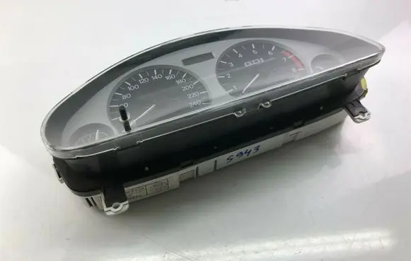 Mitsubishi Carisma Speedometer (instrument cluster) MR916028 S943