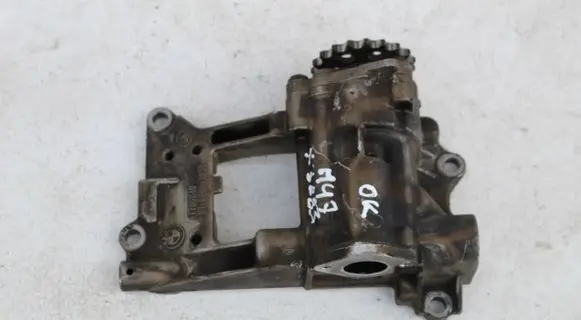 BMW X3 E83 Oil pump 7805814 7789840