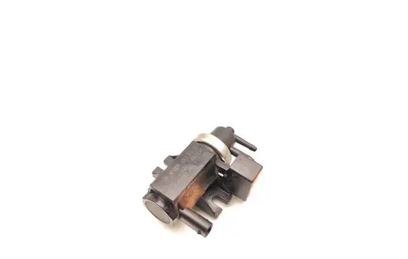 Mercedes-Benz B W245 Vacuum valve A0051535528