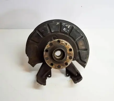 Volkswagen Golf V Front wheel hub