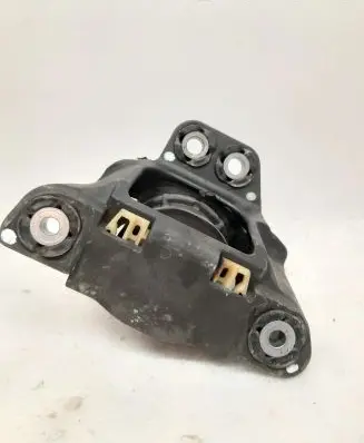 Volvo XC90 Engine mount bracket 32222219