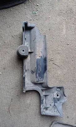 Toyota Avensis T270 Rear underbody cover/under tray 5816702010