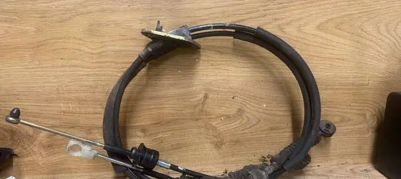 Volvo S60 Gear shift cable linkage 6070879