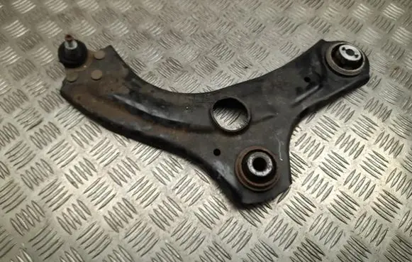 Renault Clio V Front lower control arm/wishbone 545002446R