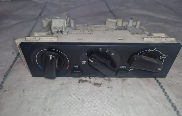 Mitsubishi Pajero Climate control unit Mr460015