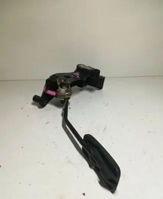 Toyota Yaris Accelerator throttle pedal 7801052020 1B070045