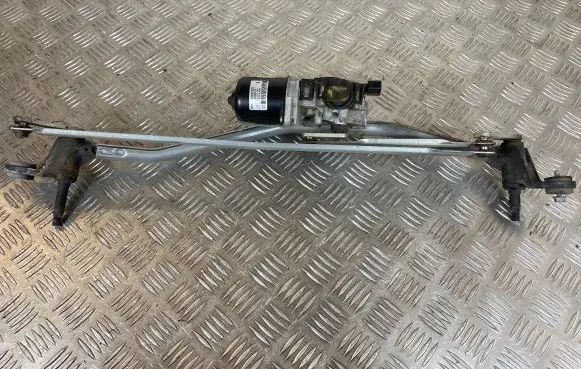 Dacia Sandero Front wiper linkage and motor 288009321R W000031629 42675473