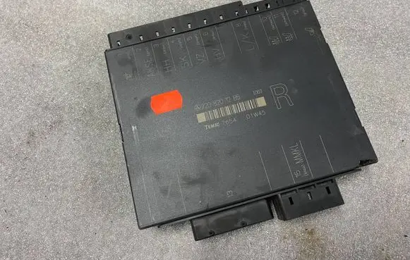 Mercedes-Benz S W220 Seat control module 2208201285