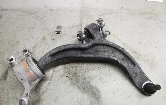 Chrysler Pacifica Front lower control arm/wishbone 68229020AG